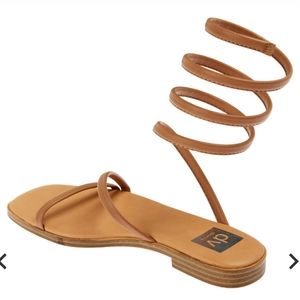 NWT! Dolce Vita Sandals - 6